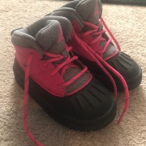 EUC - Nike Toddler ACG - Black/Pink Size 7